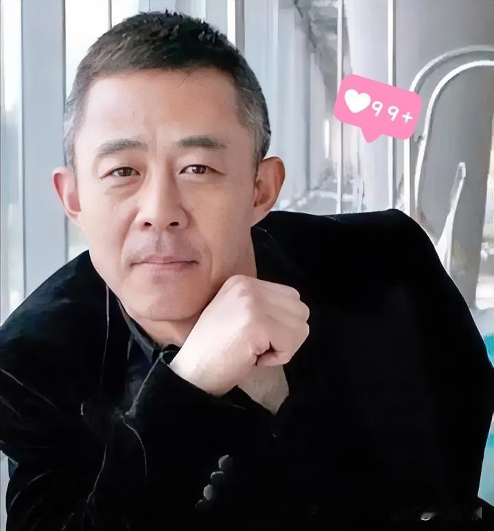 娱乐圈最让人看不懂的实力派，非侯勇莫属。演技封神，感情路却一路争议，58岁三婚老