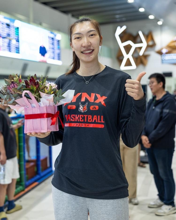 韩旭抵达澳大利亚，敢走出WCBA热被窝，不断给自己施压就是女汉子

有人说李梦上