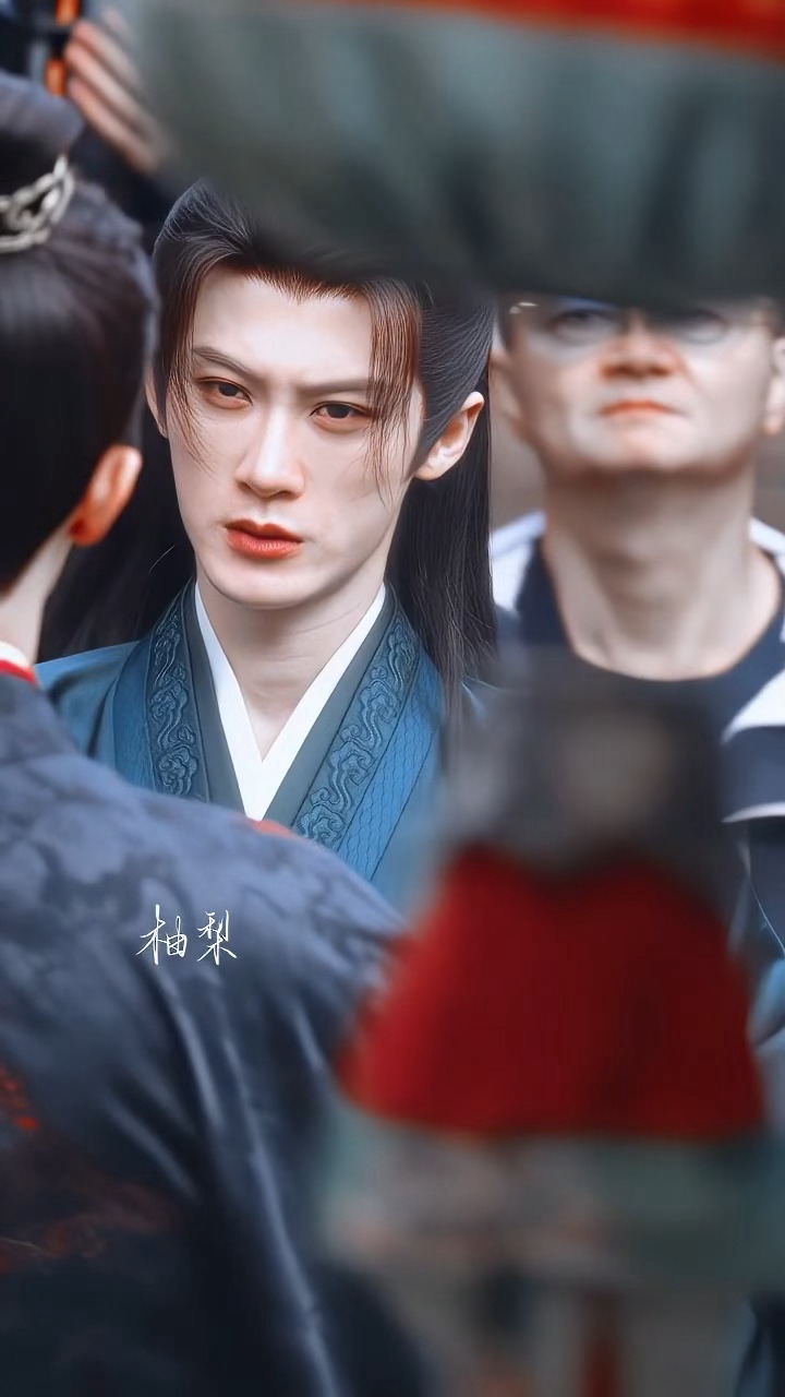 一些家主大人上位者的眼神❤️🔥冷脸撸袖子再准备教训人 这真是我主人🥵檀健次眉