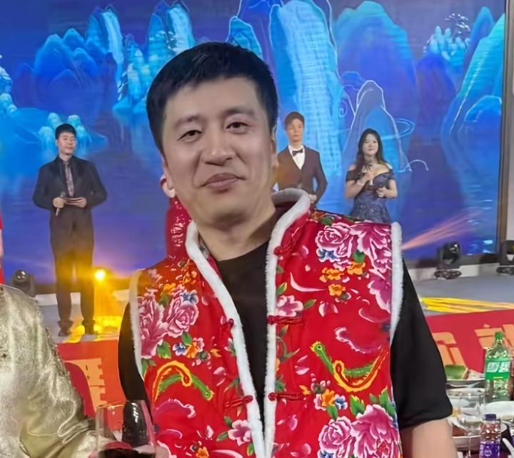 张雪峰说得真对，别把孩子养得太老实。南方医科大学一个博士，读了七年，家里出大事只