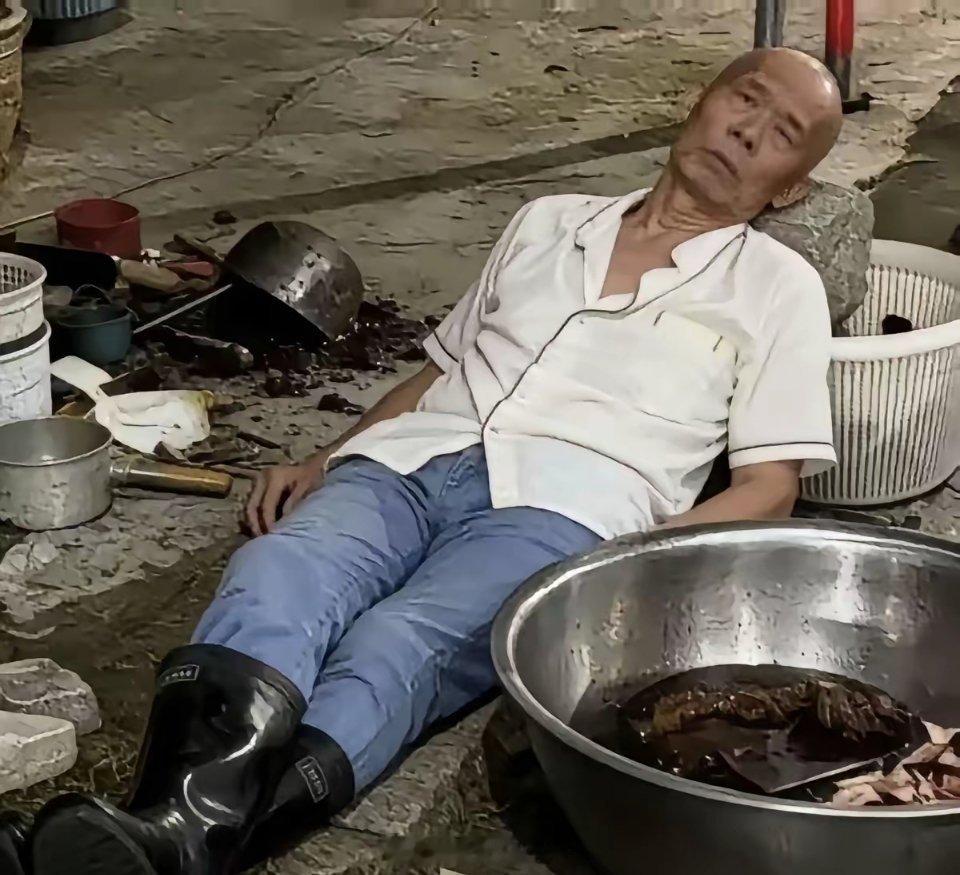 莫氏鸡煲老板晒账回应倒闭疑，爆火数月还清180万外债！传莫氏鸡煲倒闭？老板直接把