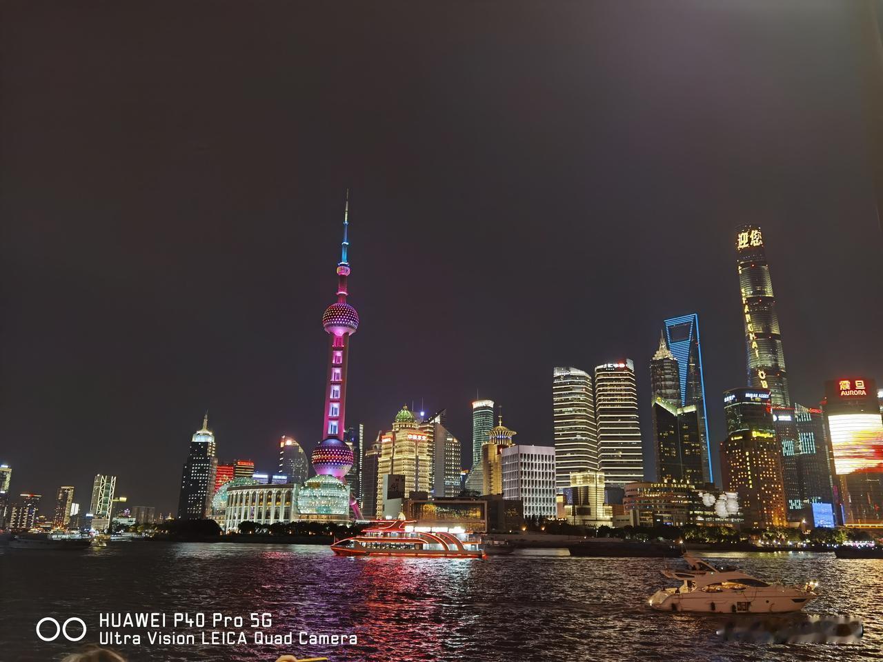 不是怀念穷，是怀念那时的简单、真诚、有盼头。
 
以前日子不富裕，钱不多、东西少