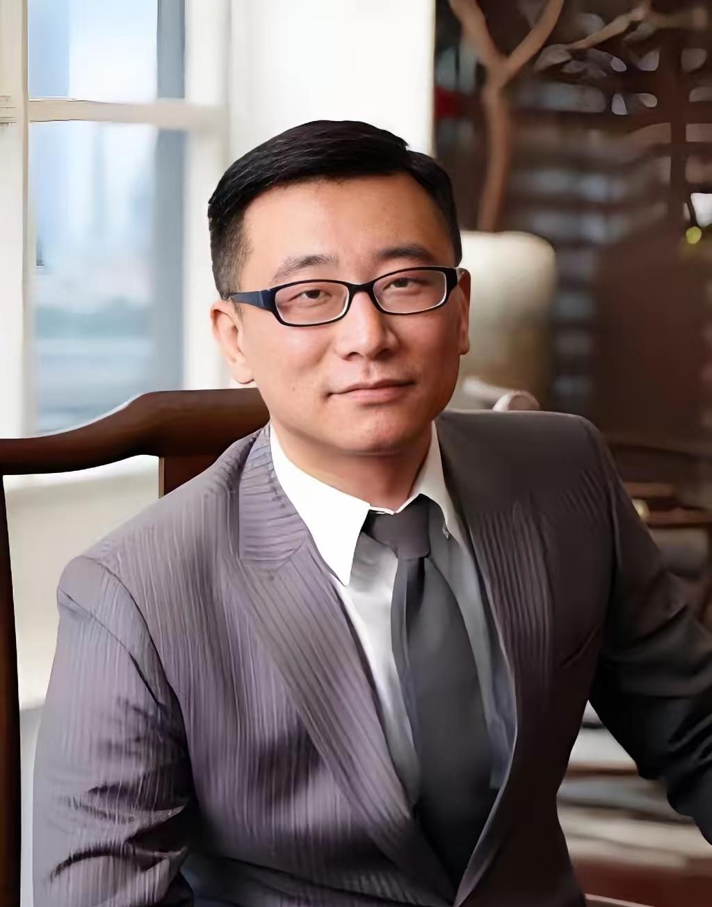 许垚，此人真是糊涂啊，年薪2000万的三体公司CEO，因为和上司林奇发生矛盾，心