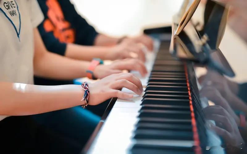 成为艺考生要操心的事儿可不少。考试前，要是去外地考且有家长陪，得提前一周订考点附