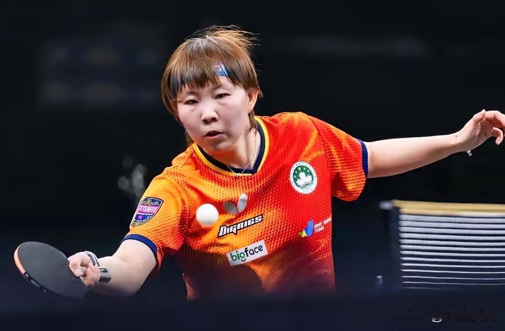 朱雨玲都是多家科技公司的董事了，还是大学副教授，如果换成我，肯定不打球了。
打什