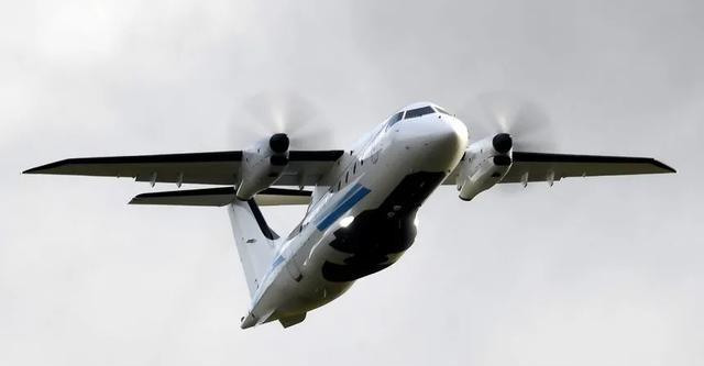 美国空军特种战部队的一架C-146运输机昨天在菲律宾吕宋岛西南部班诗兰省Laoa