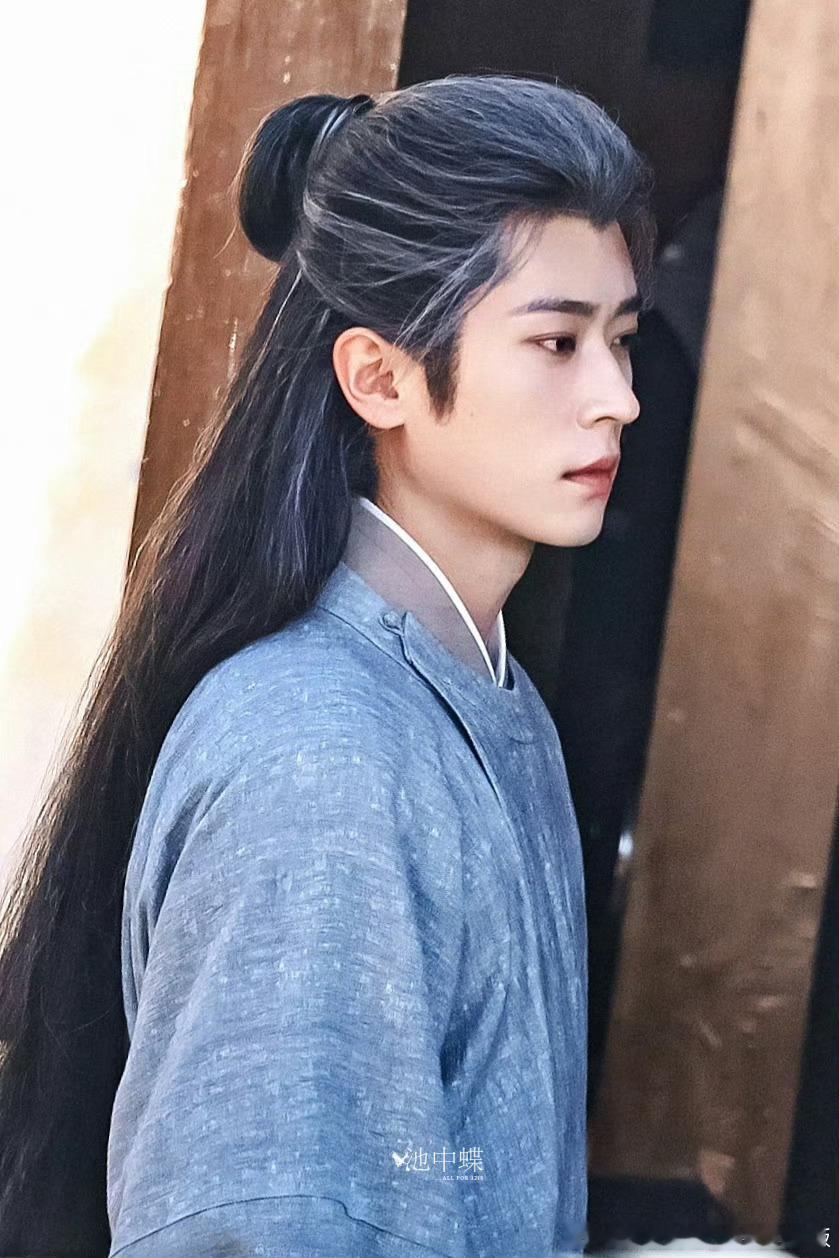 丞磊[超话]CL丞磊莫离CL丞磊墨修尧 你是人间烟火，做好自己，你就是你，不必被