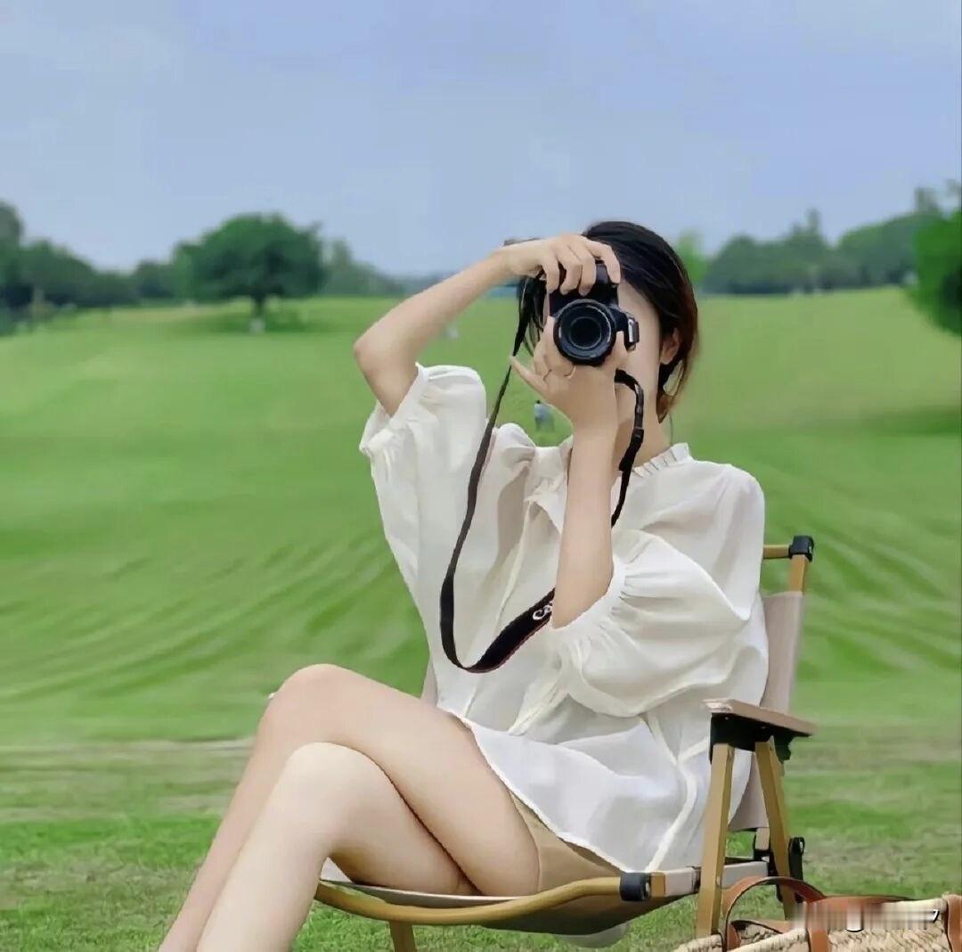 人生，不能左右的事情太多了，人人都有苦衷，事事都有无奈，既然万事不能周全，就别为