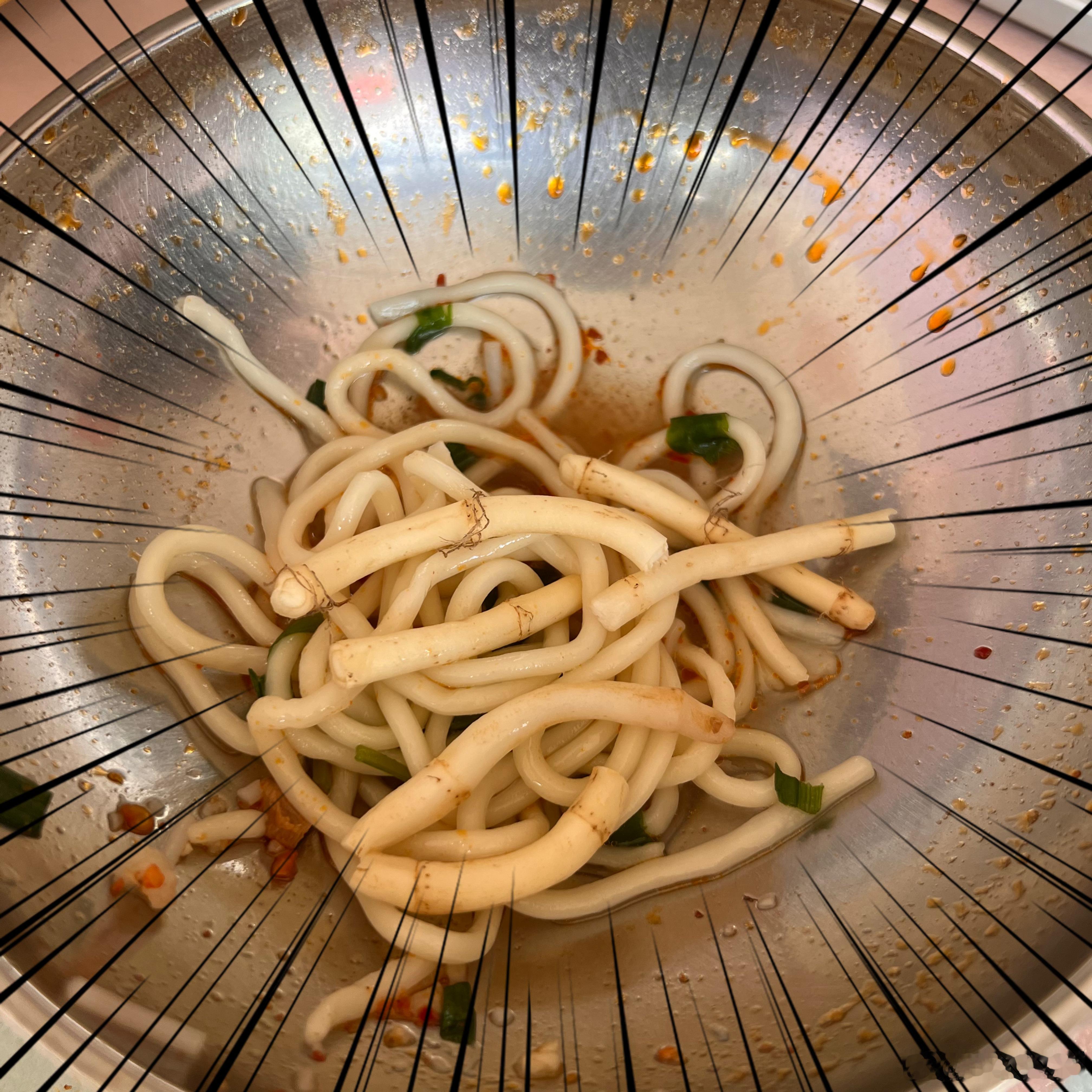 卧槽，折耳根cos面条这么像的吗？！不过没啥，作为北京人，本大爷折耳根也能吃的…