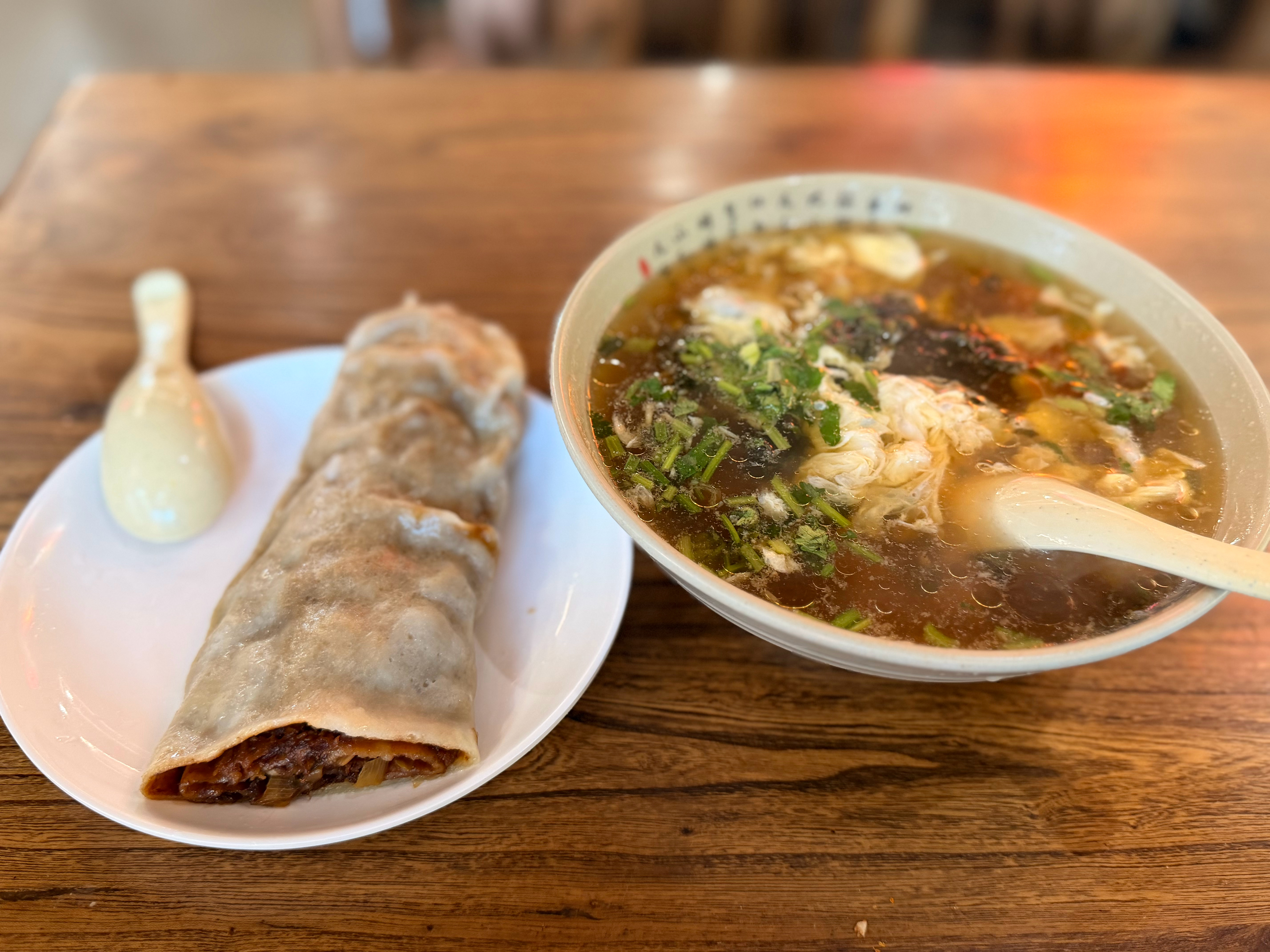 早[泪]吃完饭去医院看眼睛 ​​​