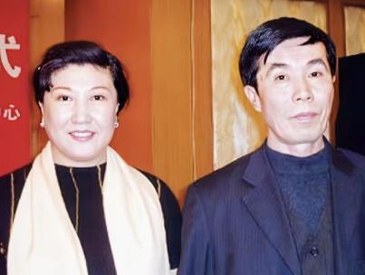 2005年，高秀敏说走就走，玩了个“突然消失”，把大伙儿都吓了一跳，特别是她那七