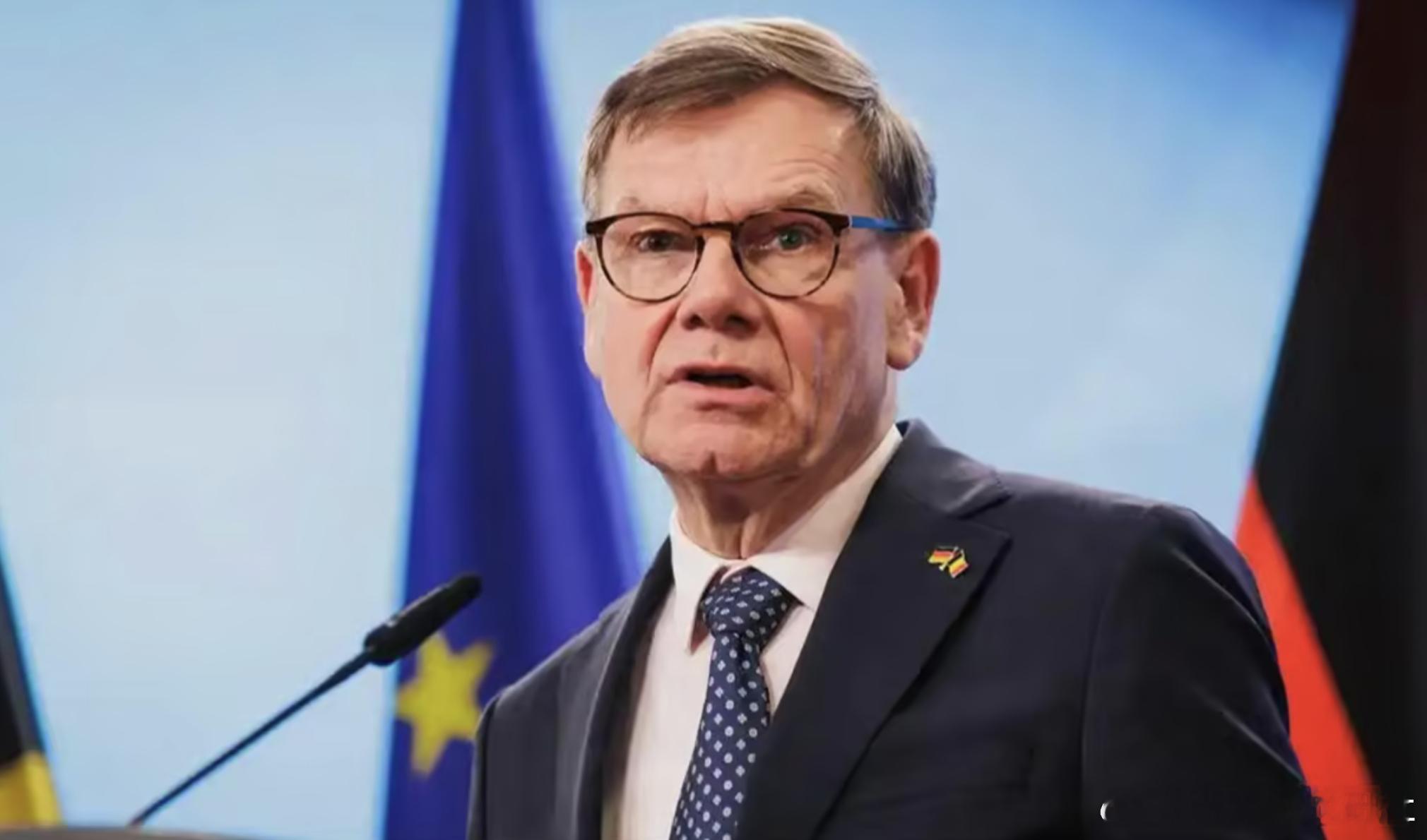 最近，德国外长瓦德富尔在接受采访时，直接给欧盟可能扩大到霍尔木兹海峡的护航行动泼