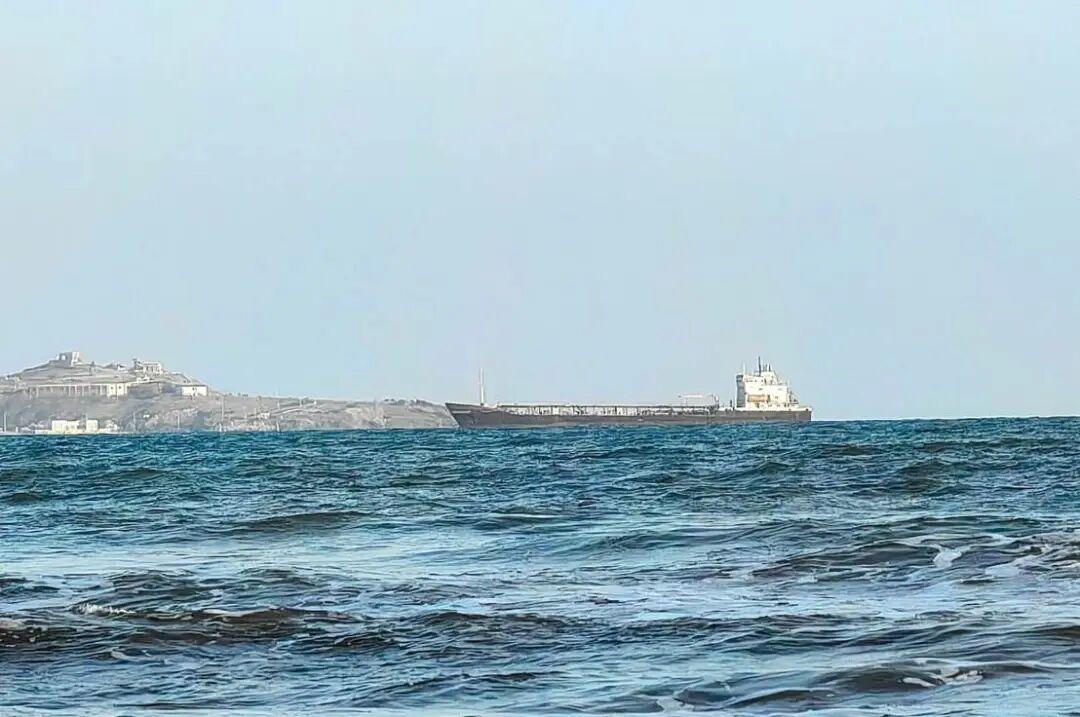 尽管海湾地区暂时平静，但伊朗战争外溢的迹象还是出现了——也门胡塞武装袭击了沙特位