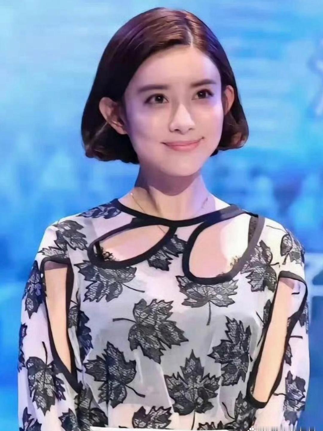 孟子义刚出道就长这样了，她没整容啊，怎么好多人都说她整容了呢？ 