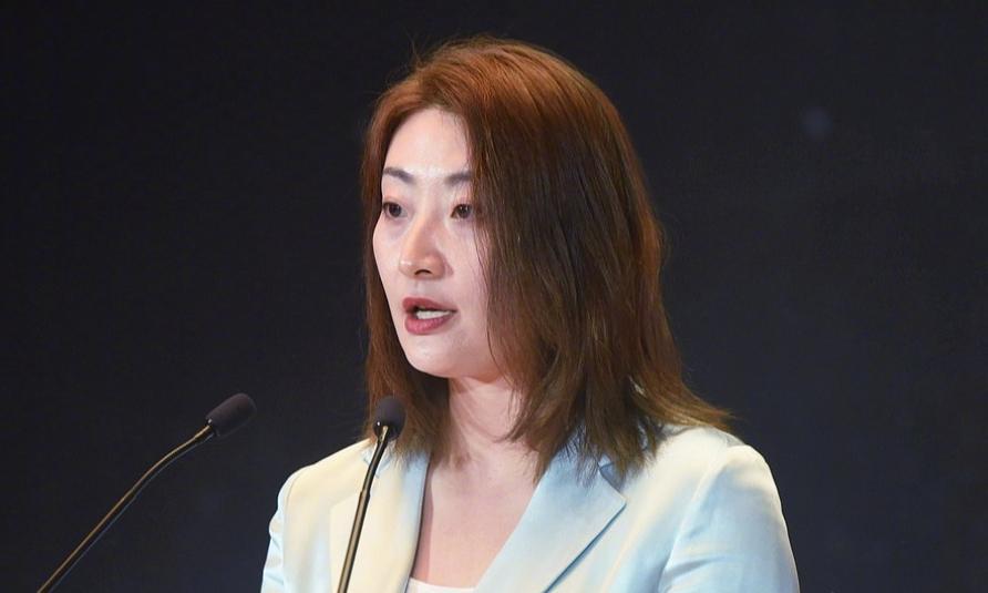 宗馥莉终究没撬动父亲生前摆好的棋局！18亿美元，折合人民币近130亿，被锁在香港
