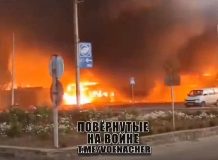 炸！炸！炸！俄罗斯武装部队对着乌克兰首都基辅一座酒店发起打击行动，里面住着都是一