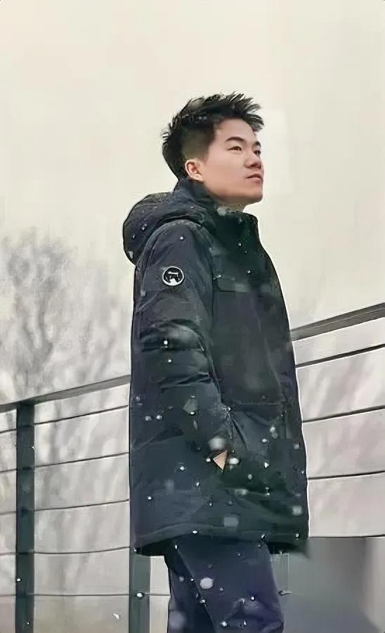 资本黑公关的套路，这次又撞脸了！

董宇辉被围攻的“鸡事件”，跟去年河北土豆的事