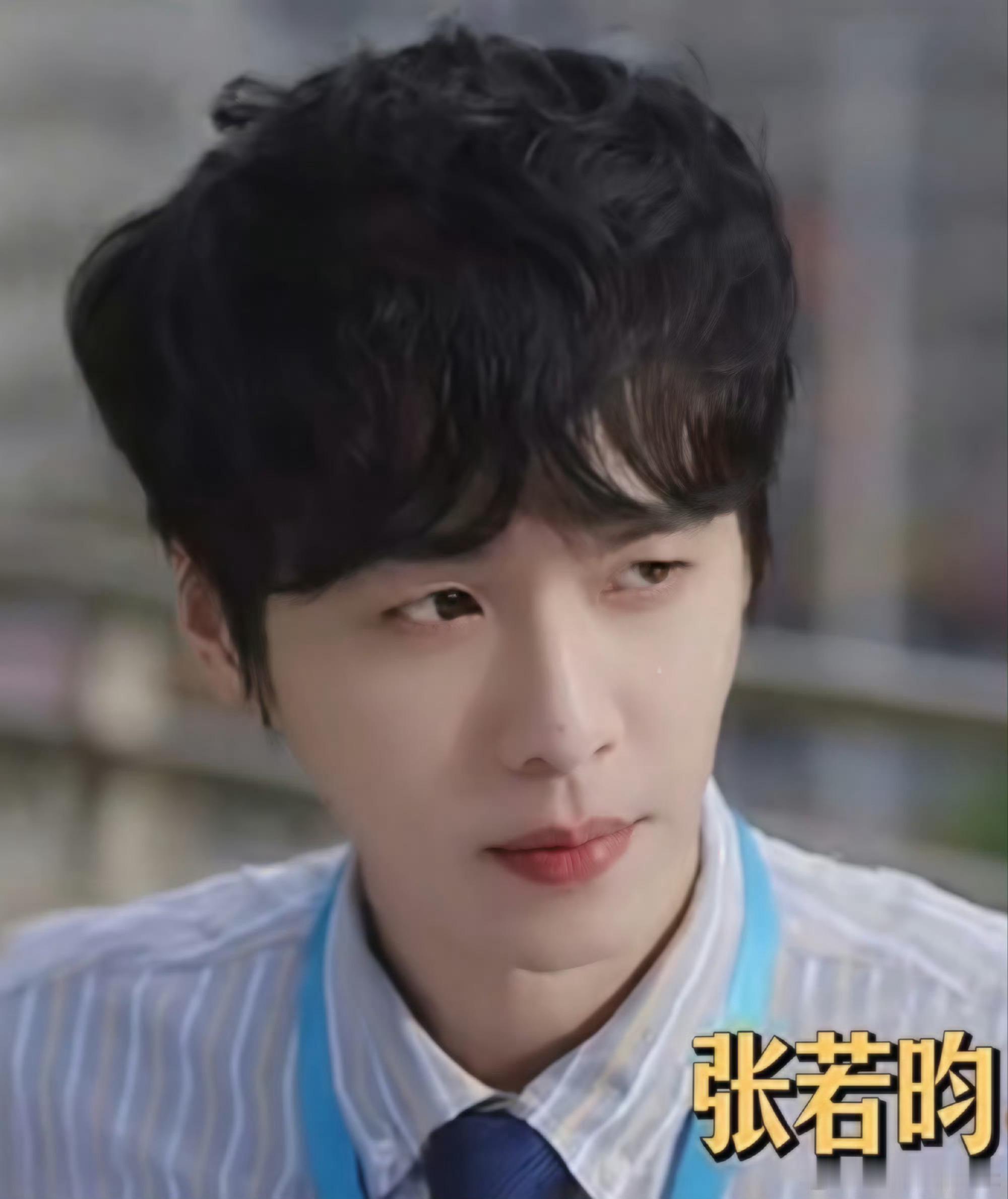 年会不能停2 影片用喜剧撕开职场真相，张若昀突破性演绎新人圆滑蜕变，精准刻画靠讨