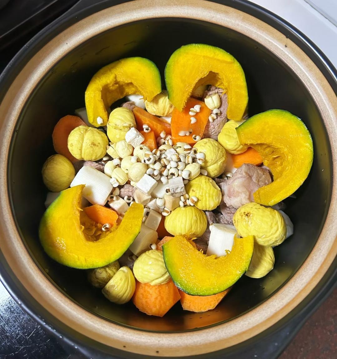 老人腿脚不利索？这道“软嫩补钙菜”超合适！易嚼易消化，补骨又养力。

家有老人腿