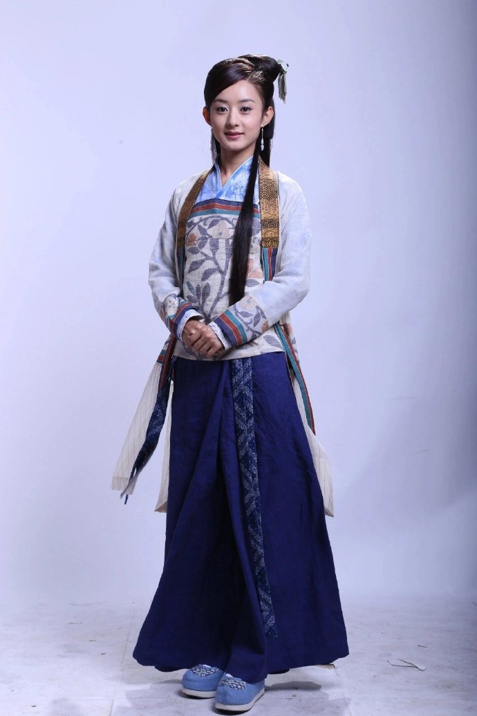 赵丽颖在2014年版的《神雕侠侣》中客串出演了穆念慈定妆照 ​ ​​​