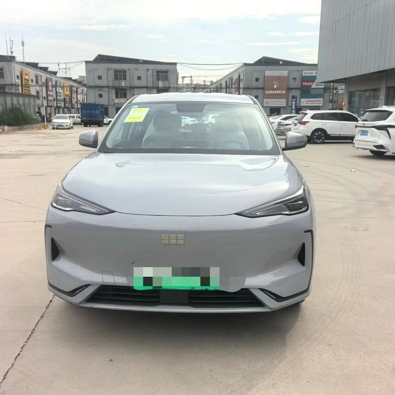 车型:吉利银河 2026款 E5 530km 启航版
​车况:全新车
​售价:包