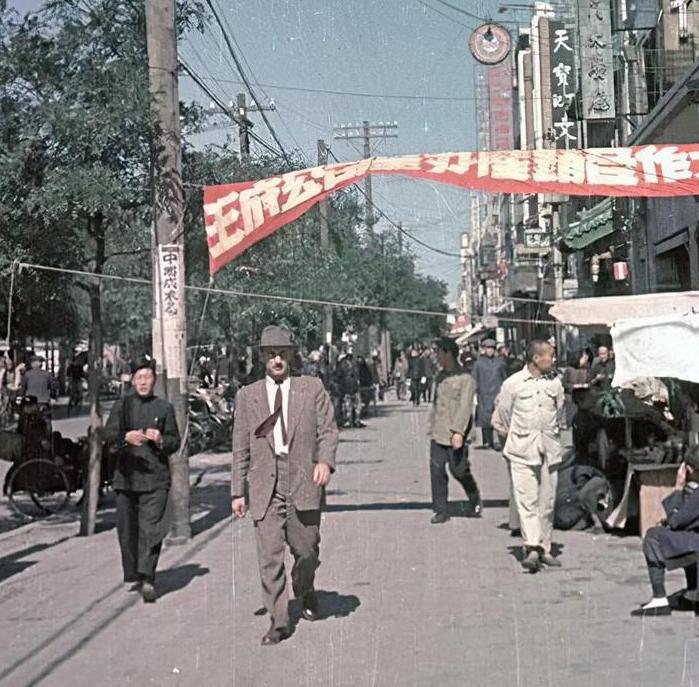 1937年，山东一个老太把一个晕倒的日本鬼子拖回了家，人刚放下，老太太就对儿媳妇
