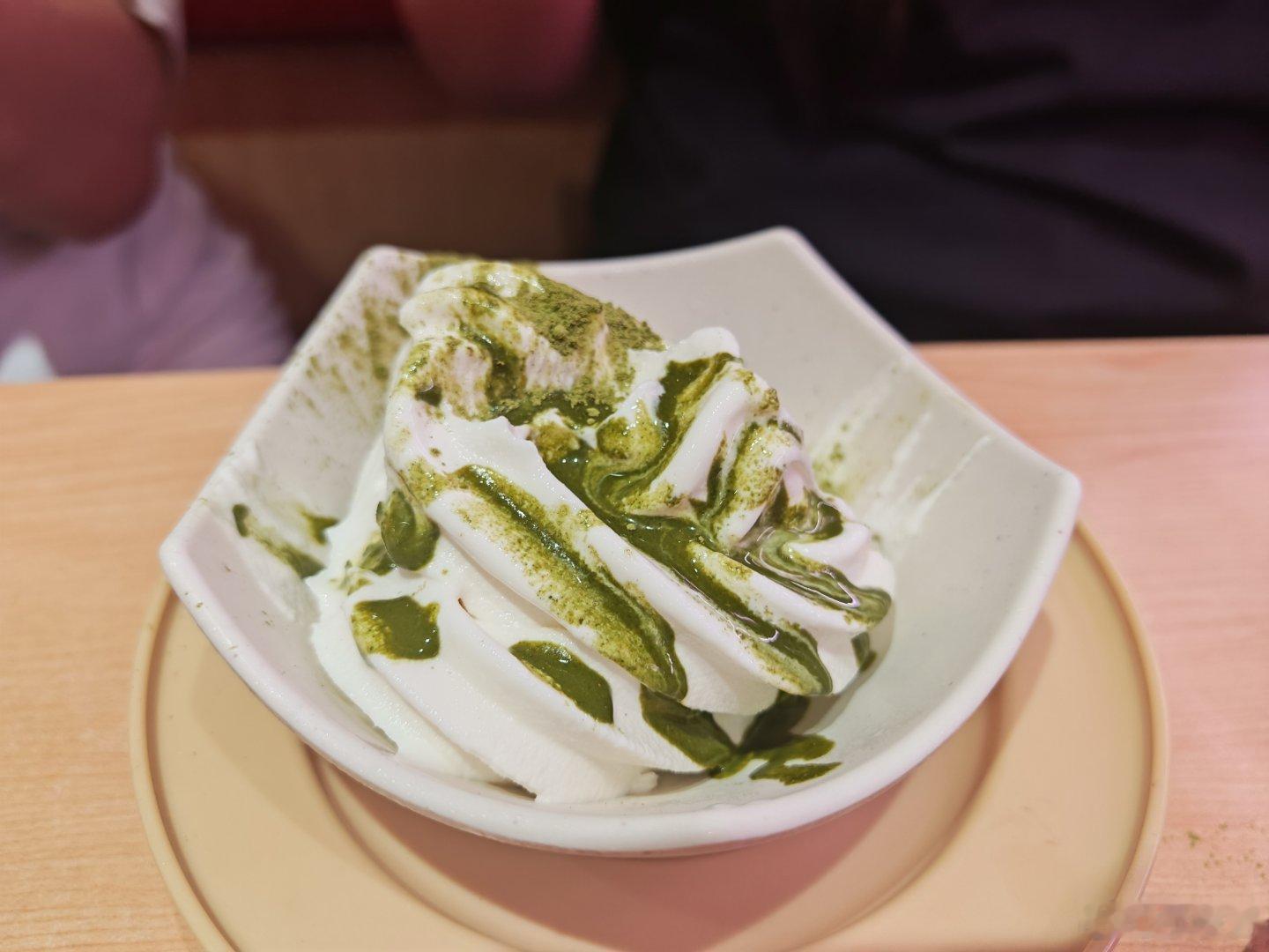 感觉好久没吃寿司了其实早些天才吃完阿妈家姐但感觉完全不一样今天吃的是维持生命所需