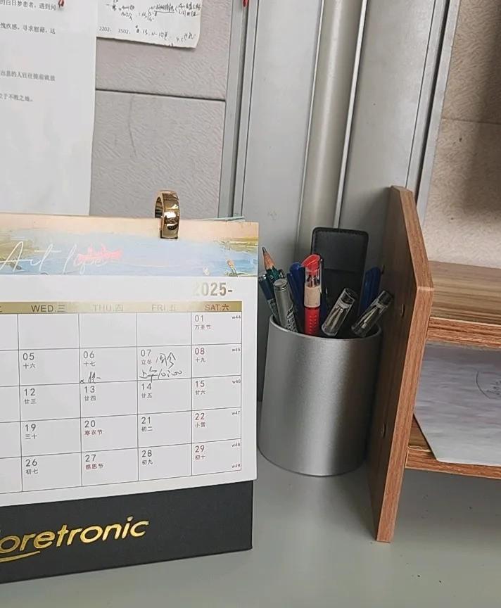 泽连斯基最大王牌是什么？发现没有，很多人认为，美国挑起俄乌冲突，破坏了欧洲和俄罗