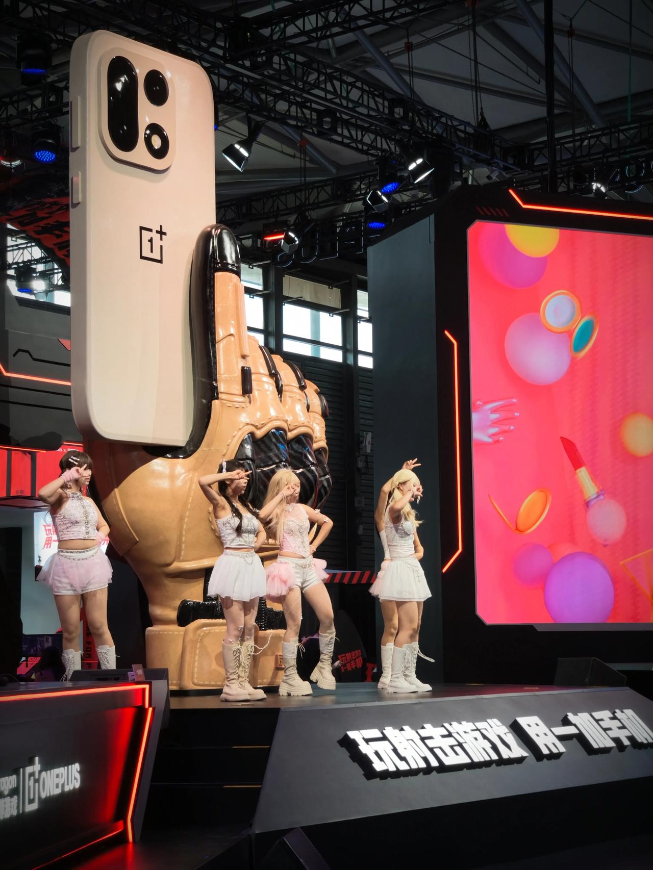 ？2026ChinaJoy，我们去了一加展台，发现它真的太拼了呀！！
在这里不仅