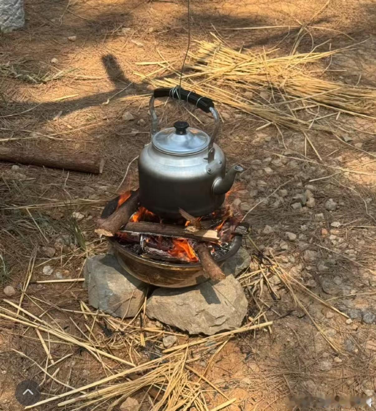 王赫野是真的在荒野求生 被王赫野的真实感圈粉了！当别人还在注意镜头角度时，他已经
