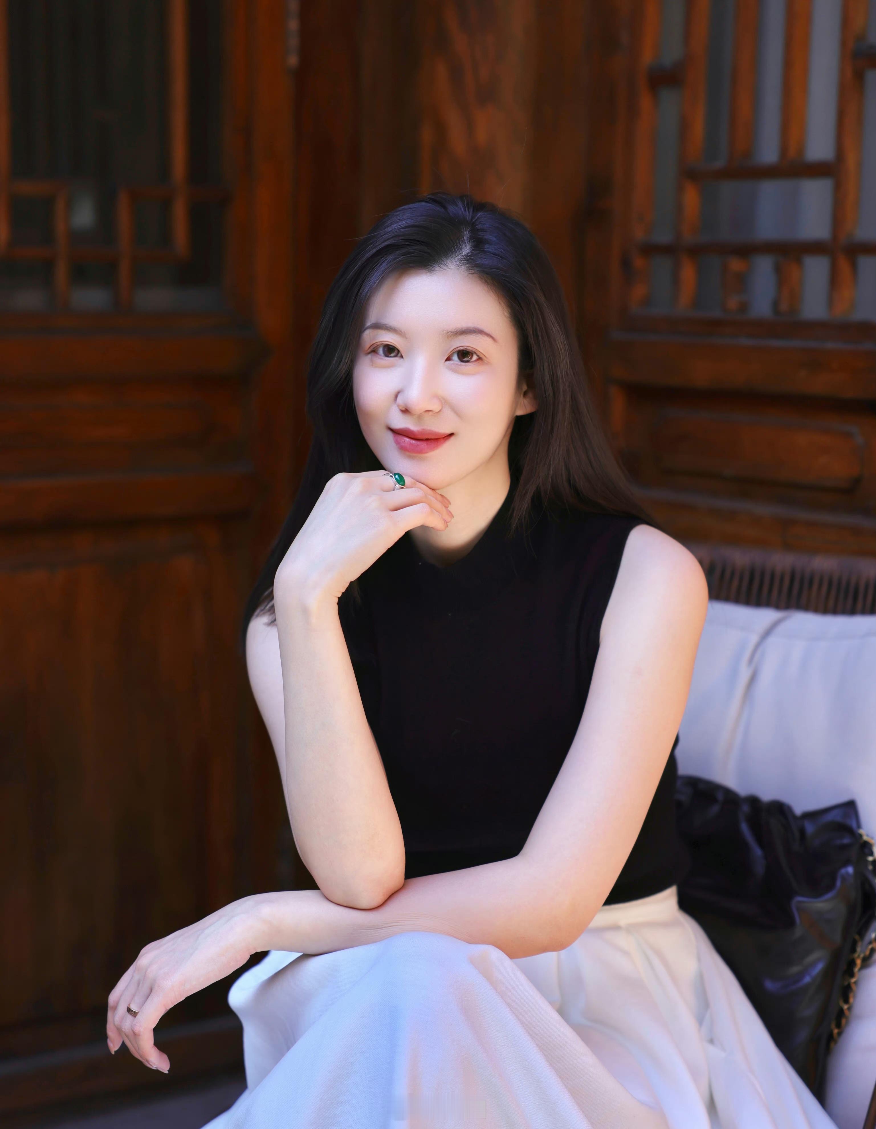 感受午后阳光的女孩 ​​​