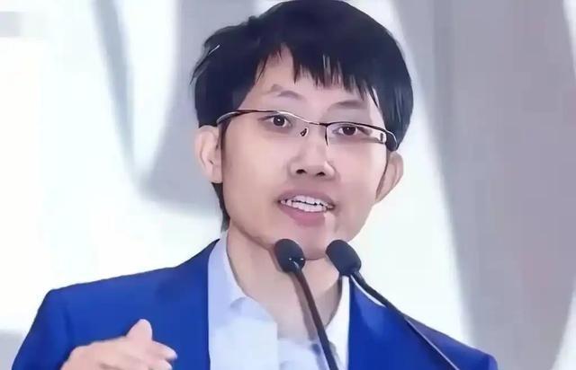 不知道大家有没有注意到，去年年初红得发紫的Deepseek和梁文峰，现在都没什么