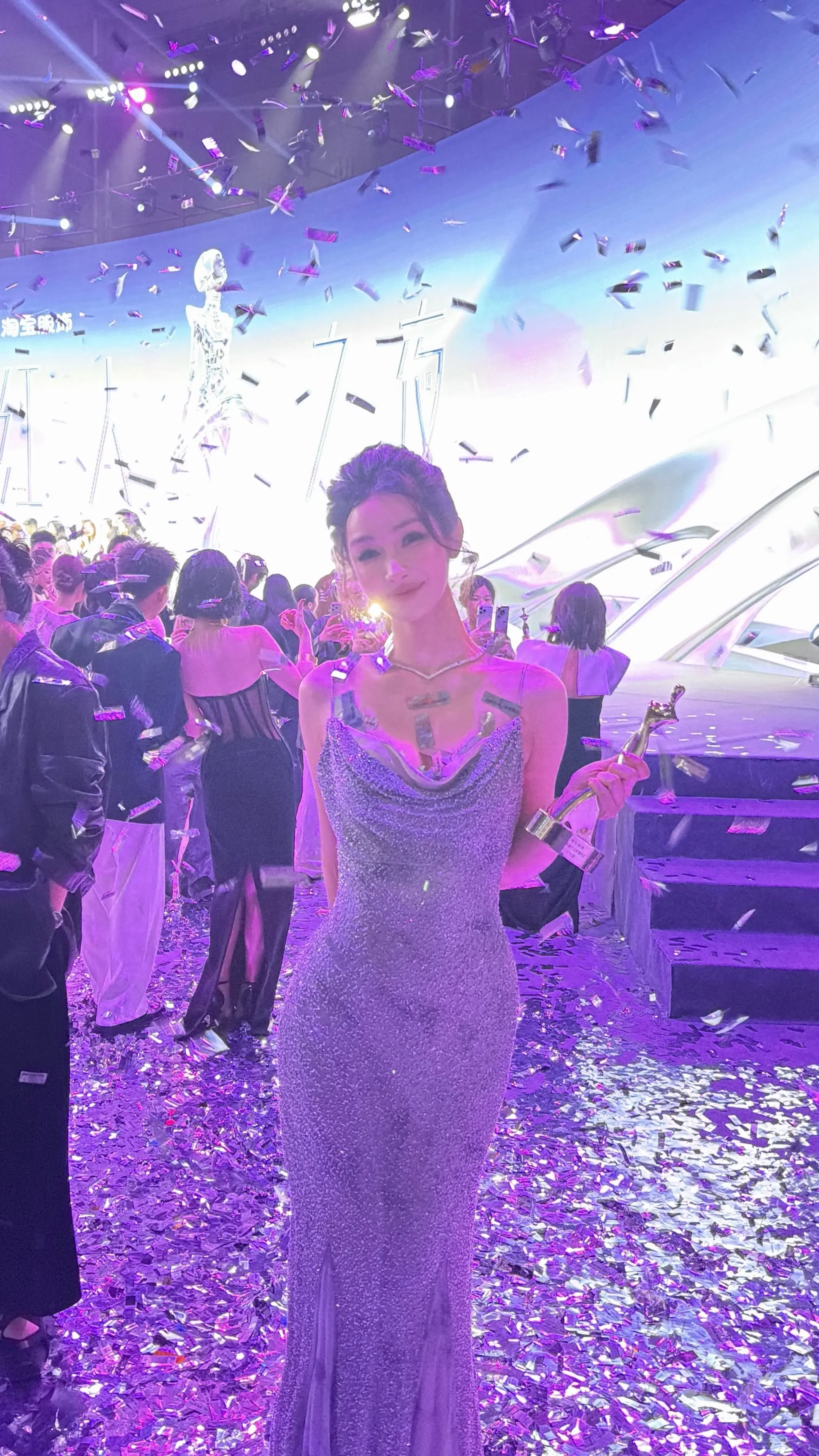 今年的女明星限定皮肤🏆圆满结束啦 新的一年，更加努力💪🏻