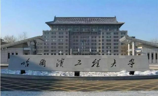 1960年，左权的女儿左太北报考哈军工，政审却没过关。彭德怀让左太北去找陈赓，陈