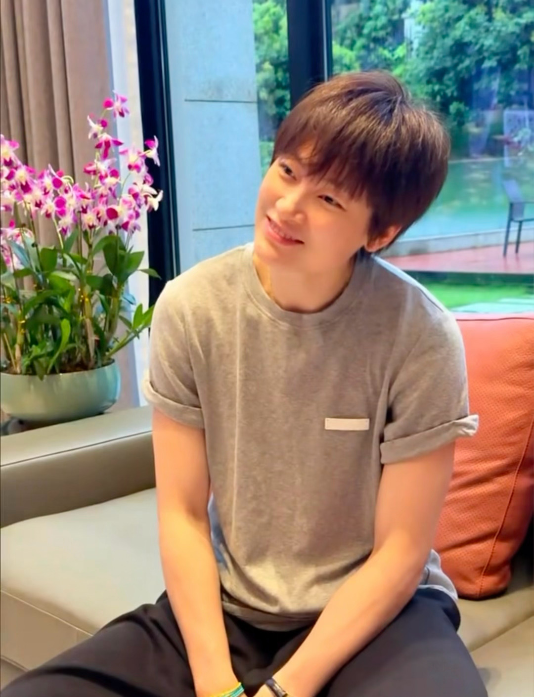 杨力维  你维维一笑～🫘：小y充电宝 