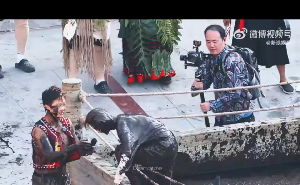 鹿晗脏脏包鹿晗从雪媚娘变成脏脏包鹿晗从雪媚娘变成脏脏包，哇塞，