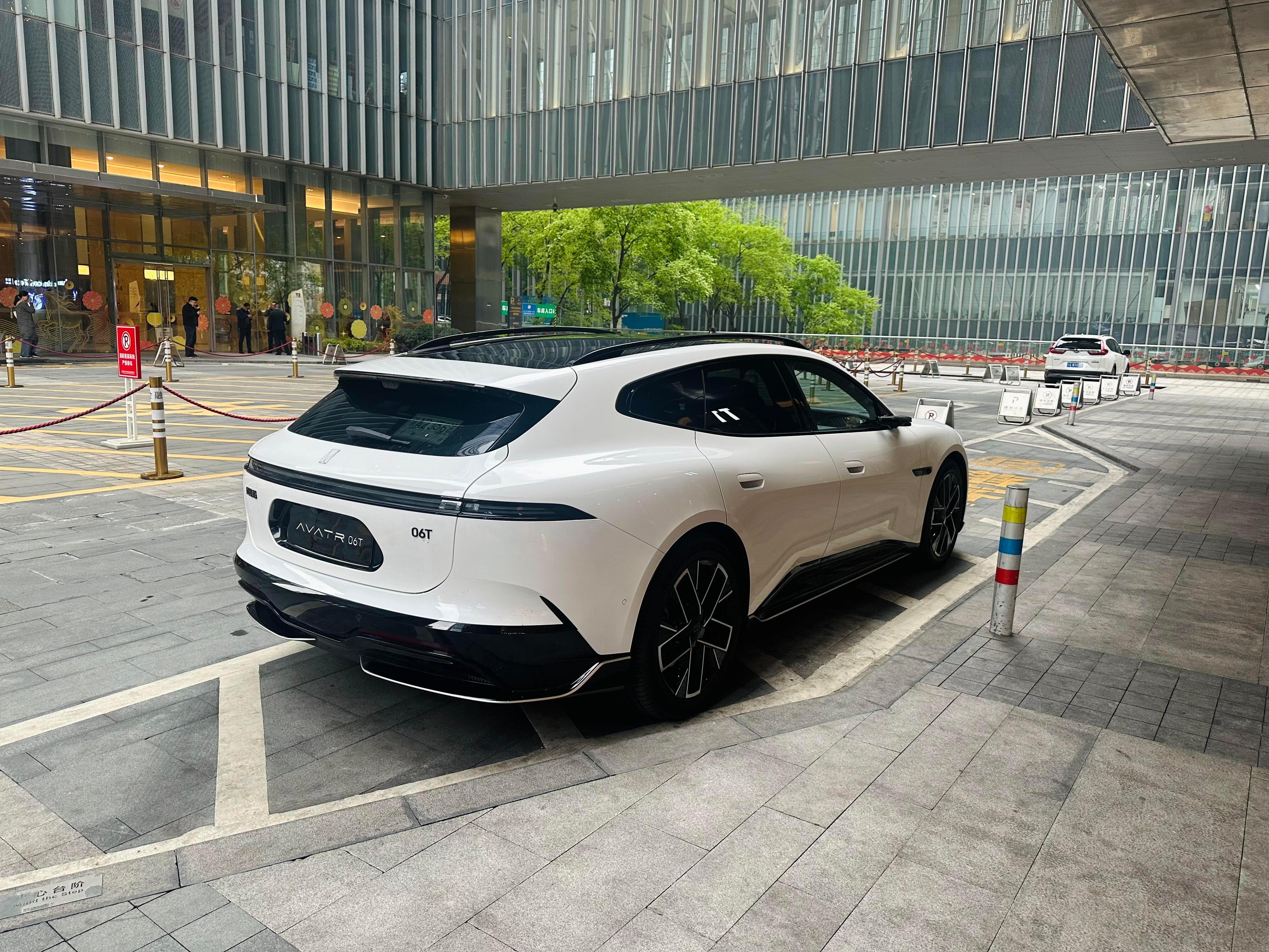 网友拍到的阿维塔06T 实车大家感受一下新车