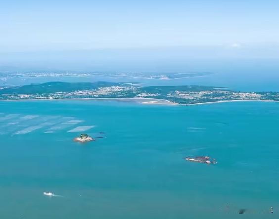 大陆宣布近期恢复上海居民赴金门、马祖旅游，这是三年来首次重启两岸小三通旅游。表面