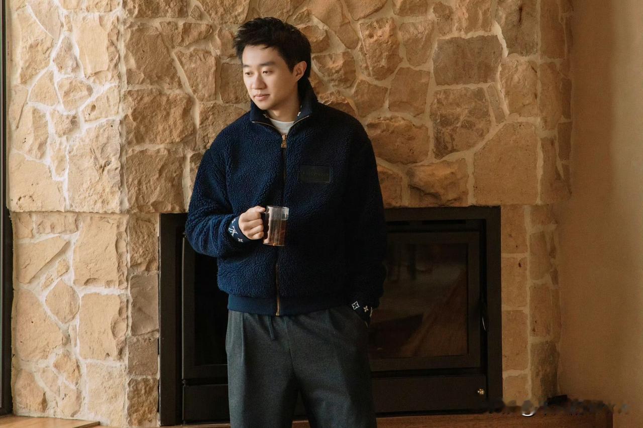 赵子豪也是好起来了，都有人送他衣服了。

2月13日，赵子豪更新生活动态，并配文