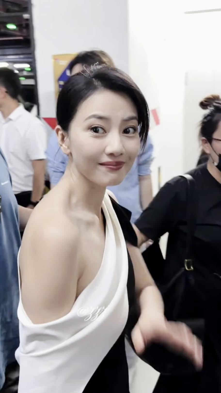 捕获明媚动人的女神一枚。谁是你心中的绝世美人？