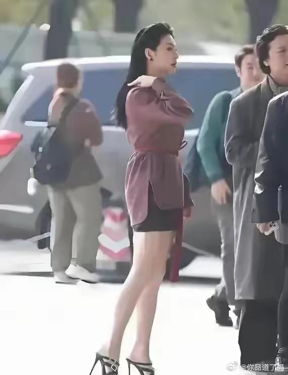怪不得宁静说张雨绮她全身散发着肉香！现实中遇见，真的很有魅力 ​​​