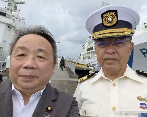 华裔入籍日本的政客石平，近日登上日本海上保安厅巡逻艇，前往钓鱼岛周边海域活动造势