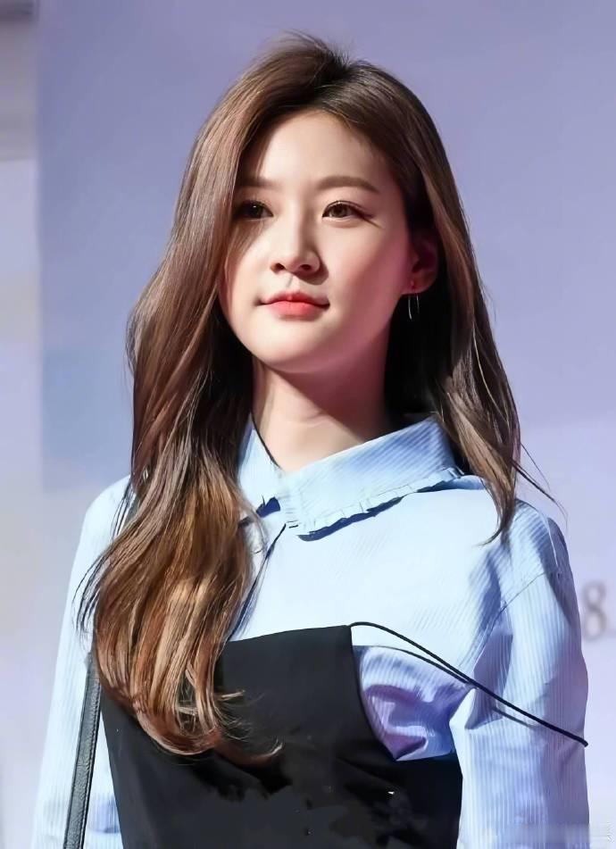 曝金赛纶家属试图自杀曝金赛纶家属自杀未遂 据韩媒，有知情人士透露，由于金秀贤连日