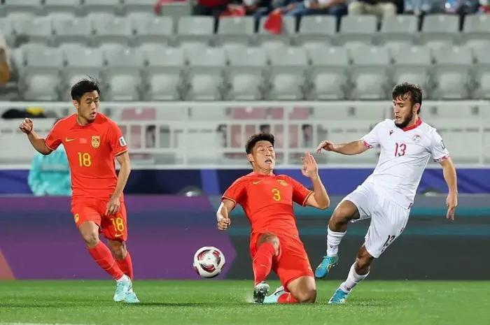 北京时间1月17日19:30分，2024卡塔尔亚洲杯小组赛第二轮，中国足球国家队