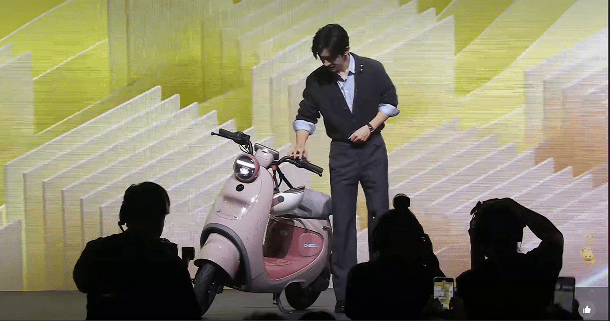 易烊千玺九号发布会 从拍摄系列微电影的感悟分享，到新车互动的灵动瞬间，易烊千玺用