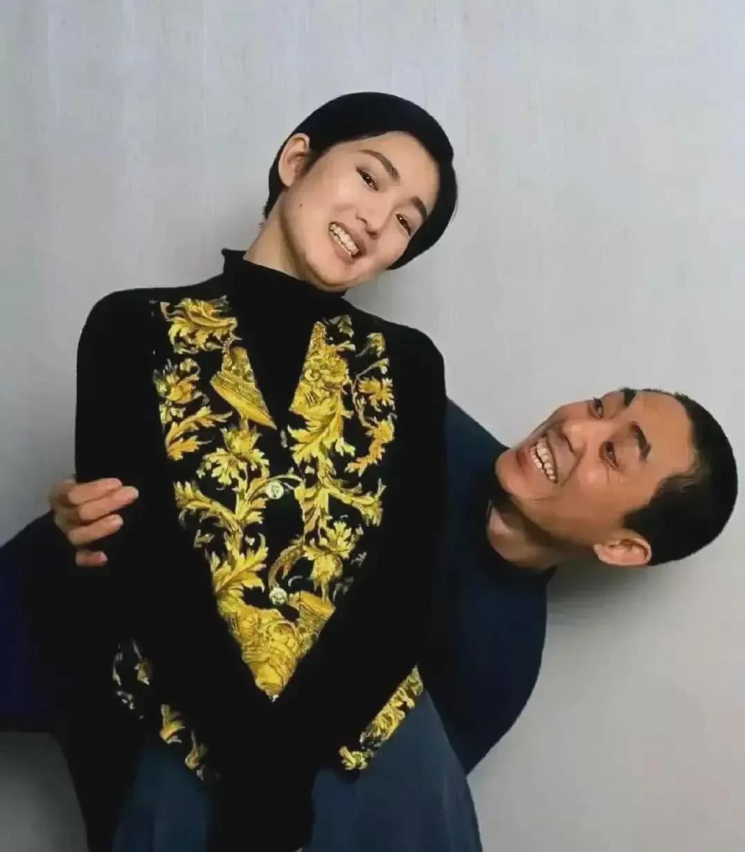 真是太遗憾了吧！

确认过眼神，那时候的他们应该是真爱吧！两个人旁若无人的恩爱与