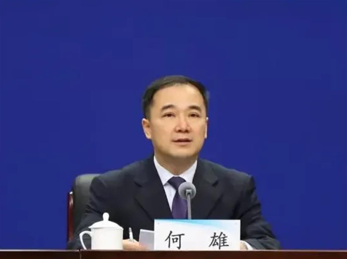 郑州市原市长何雄被查，何雄被查前任河南省政府副秘书长、办公厅主任，从职务层次上来