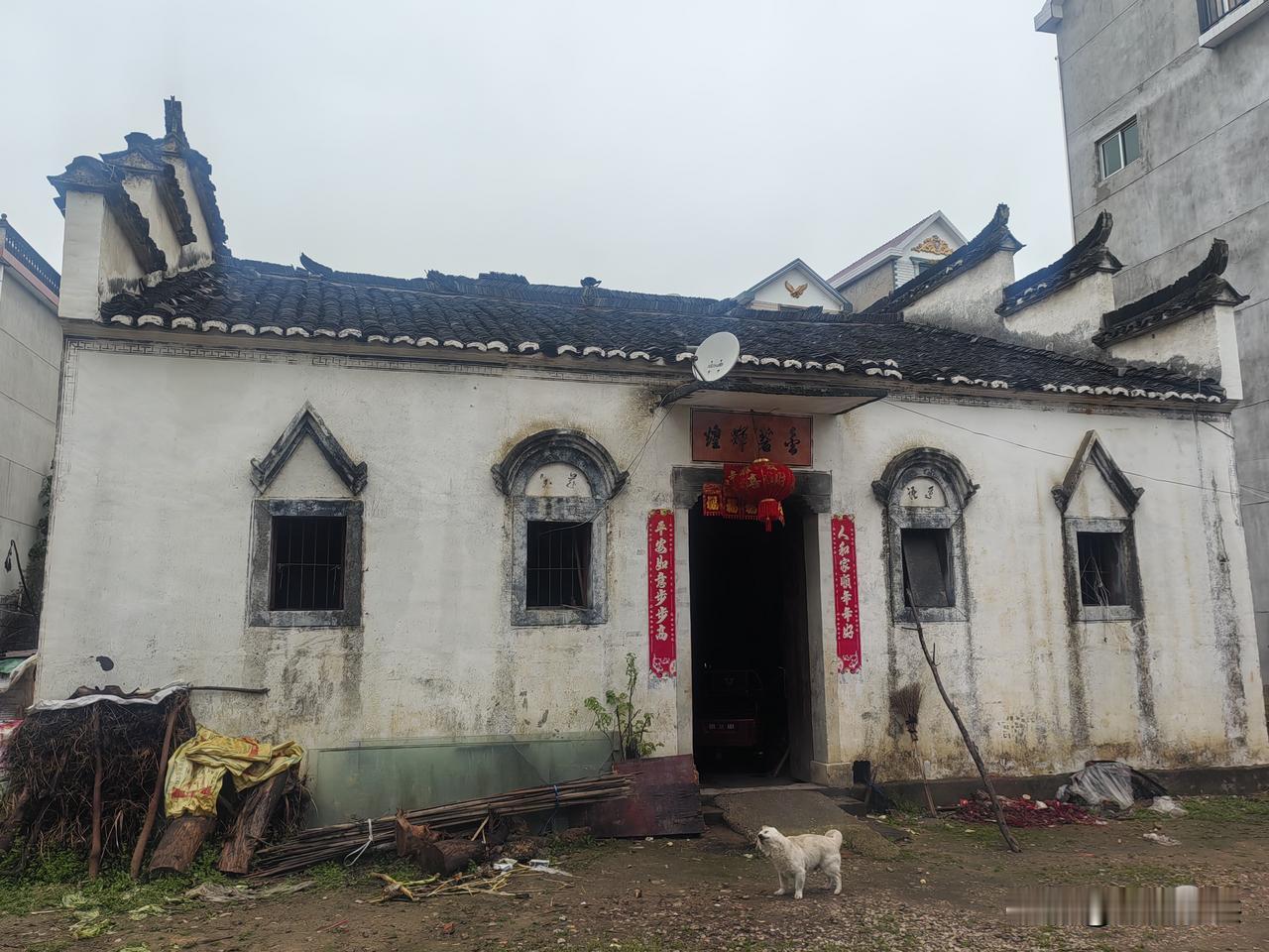 父母的农村自建房何去何从？

父母的农村自建房是45年前建造的，现在已成了危房，