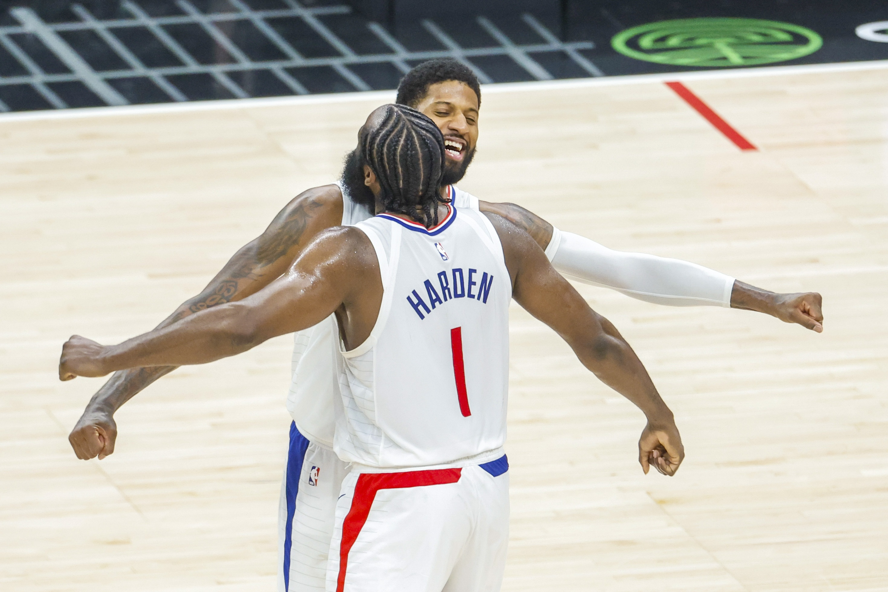 完整版航母再次冲冠？ 快船决心要留下哈登和乔治夕阳红航母再次启航[允悲]#哈登#