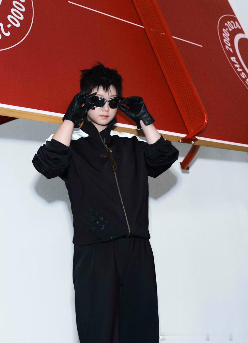 孙颖莎 嘉人2025年孙颖莎已经分别解锁时尚芭莎、ELLE，5月4日，11:04